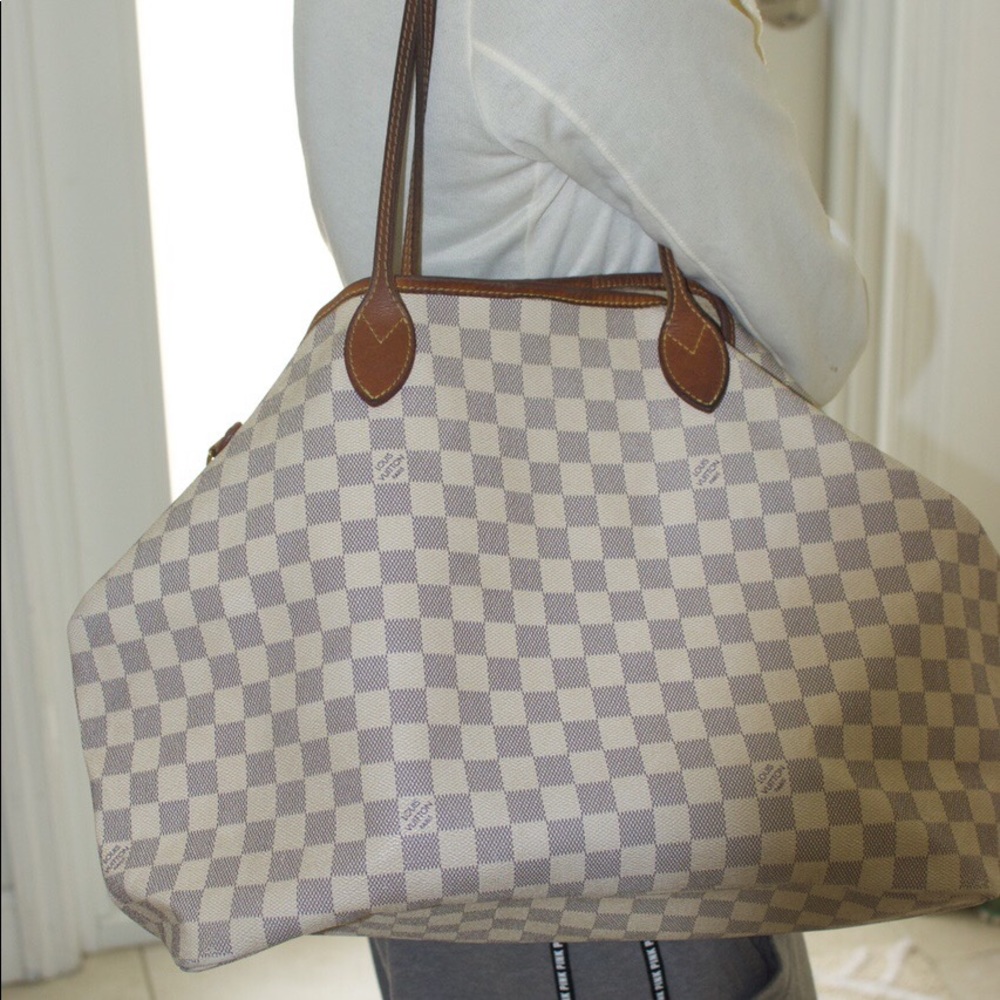 Louis Vuitton purse